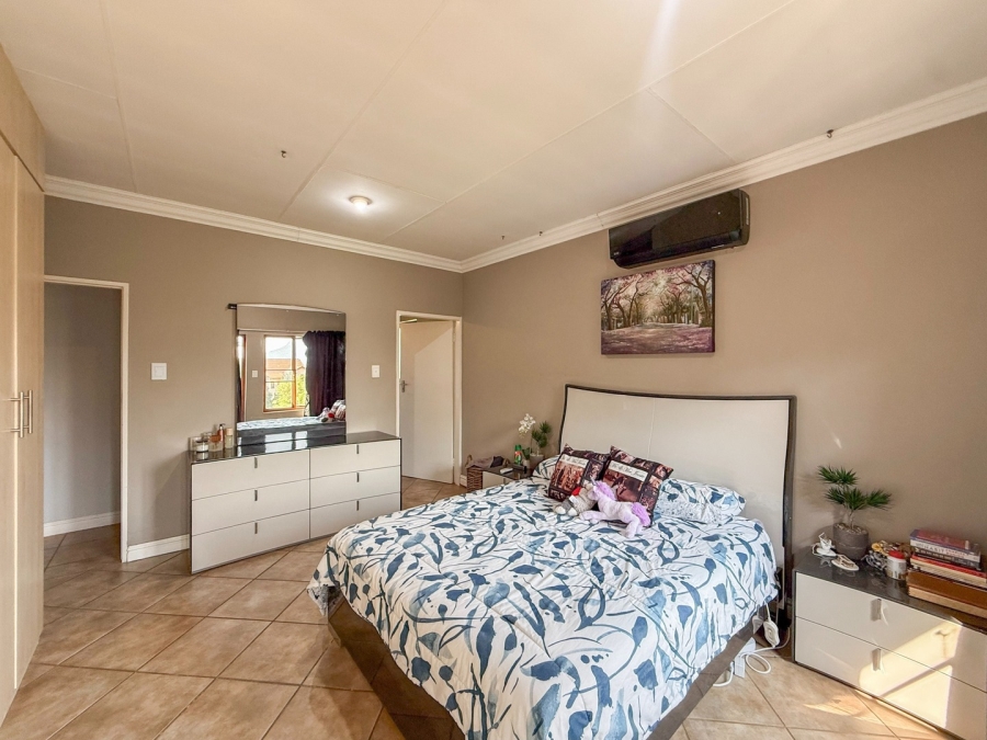 3 Bedroom Property for Sale in The Coves North West